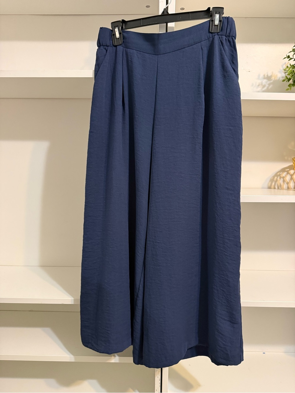 H&M Navy Wide-Leg Cropped Pants - Picture 3 of 7